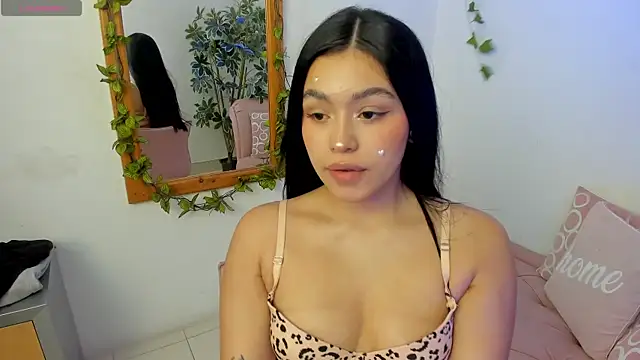 AvaScott  online show from April 2, 2026, 9:10 pm