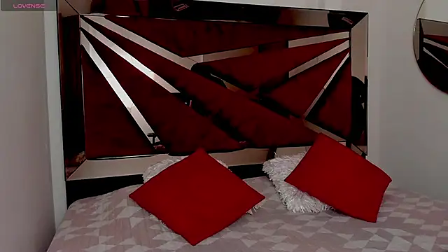 AvaScott  online show from April 8, 2026, 10:44 pm