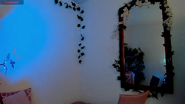 AvaScott  online show from April 6, 2026, 10:55 pm