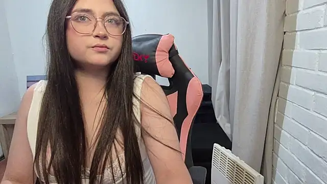 valentinauwu online show from June 11, 2026, 12:54 am