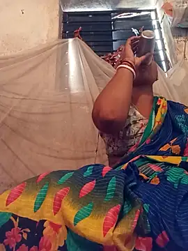 Notyriya7 online show from April 22, 2026, 3:46 am