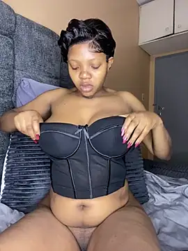MilfBoobsxx online show from June 29, 2026, 1:23 am
