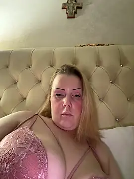 Snapshot of Piccolamonella29 chatting on March 2, 2026, 5:19 am Piccolamonella29 online show from March 2, 2026, 5:19 am