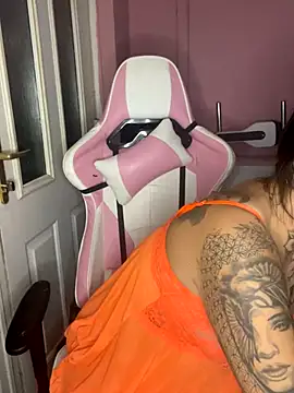 DIRTY PAISLEY X online show from October 28, 2025, 7:02 pm