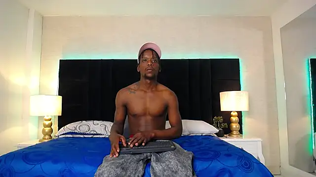 SkylerBigxxx online show from May 10, 2026, 4:27 am