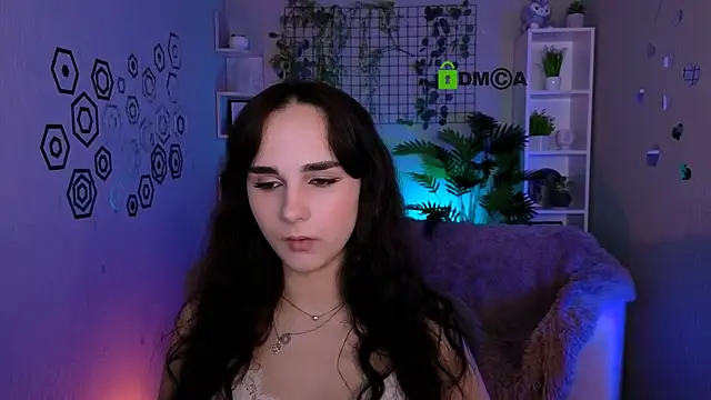 ariana ross7 online show from June 9, 2026, 7:37 pm