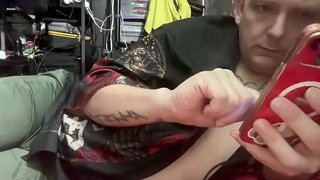 lickyluke17 online show from October 9, 2025, 12:28 pm