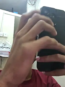 crish09 online show from April 22, 2026, 1:07 pm