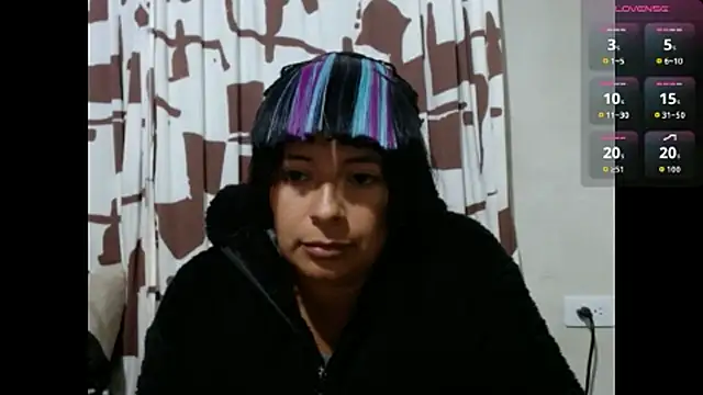 Acelinrose online show from June 23, 2026, 1:47 am
