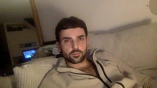 eauminerale online show from February 10, 2026, 9:36 pm