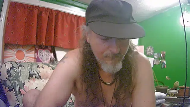 HippieDad333 online show from June 25, 2026, 5:05 am