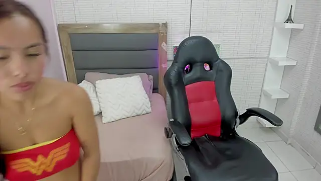 SAMANTHABENET online show from June 13, 2026, 1:53 pm