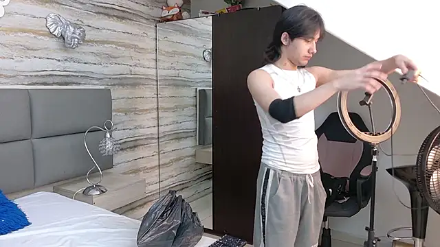 Lovers 21 online show from June 14, 2026, 4:14 am