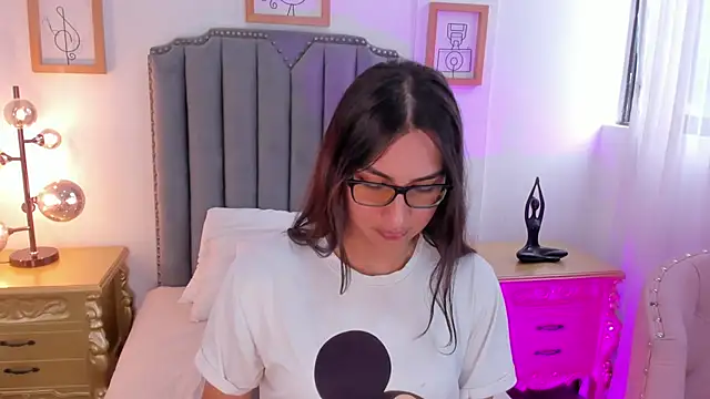 cherrylady 02 online show from February 15, 2026, 1:10 pm