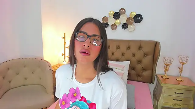 cherrylady 02 online show from February 26, 2026, 2:39 pm