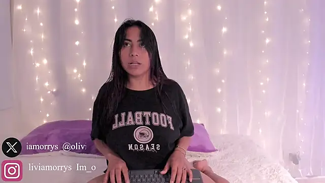 Olivia Morrys online show from December 16, 2025, 11:53 pm