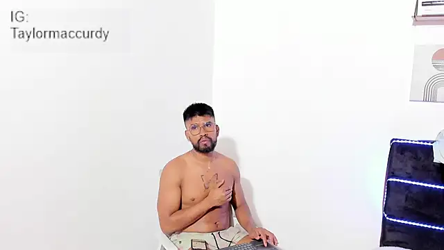 Taylormaccurdy  online show from January 5, 2026, 5:27 pm