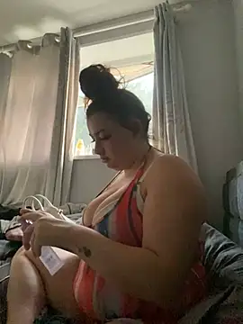 MadelineLeah online show from July 5, 2026, 7:54 pm