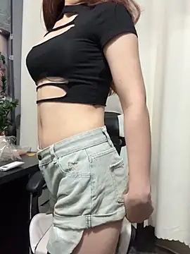 Beyeuuu online show from June 19, 2026, 1:44 am