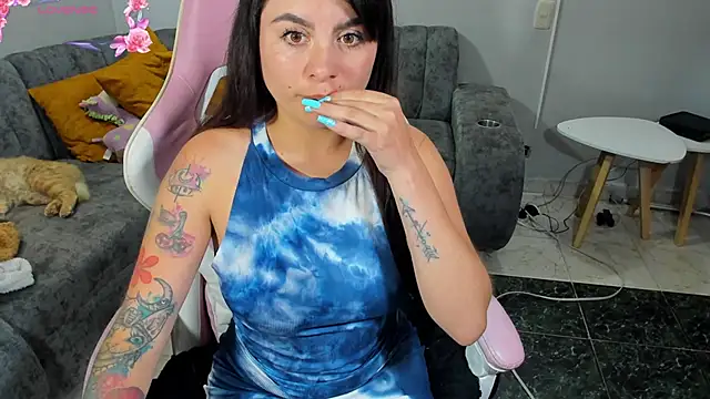 Angel a- online show from November 25, 2025, 3:23 pm