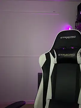 ericiii online show from February 25, 2026, 3:40 am