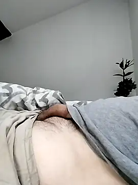 nicolaspgarnier online show from November 18, 2025, 3:37 pm