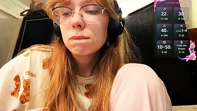 Snapshot of JuneCooper chatting on November 6, 2025, 3:38 pm JuneCooper online show from November 6, 2025, 3:38 pm