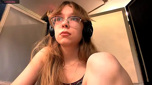 Snapshot of JuneCooper chatting on November 19, 2025, 3:12 pm JuneCooper online show from November 19, 2025, 3:12 pm