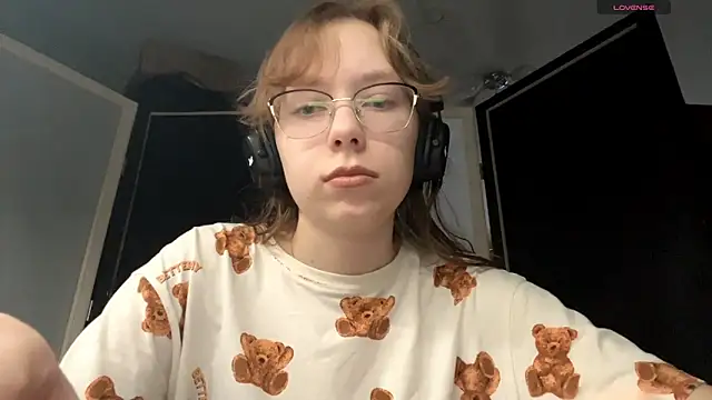 Snapshot of JuneCooper chatting on November 2, 2025, 5:01 am JuneCooper online show from November 2, 2025, 5:01 am