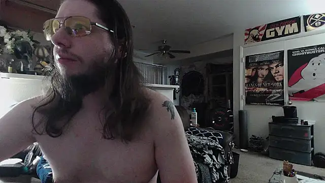 biggerisbetter12 online show from June 17, 2026, 2:22 am