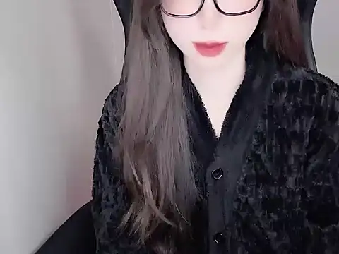 -Alicee- online show from November 19, 2025, 3:45 pm