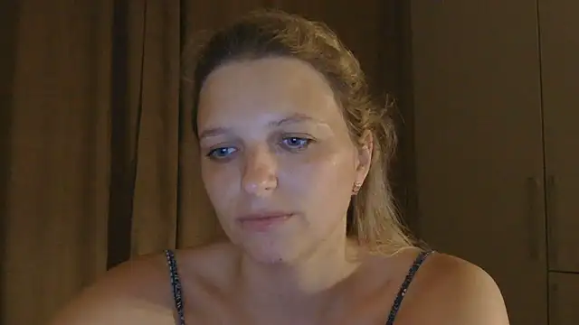 ElisSky301 online show from July 1, 2026, 7:58 pm