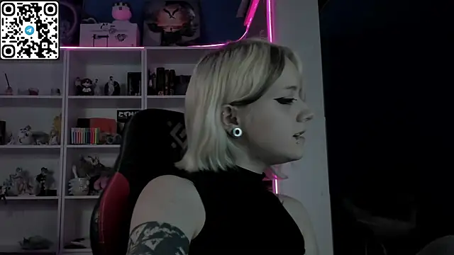 Holy Mistress S online show from June 3, 2026, 9:54 am