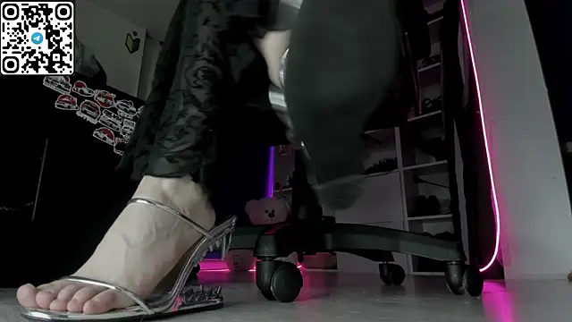 Holy Mistress S online show from June 26, 2026, 7:58 am