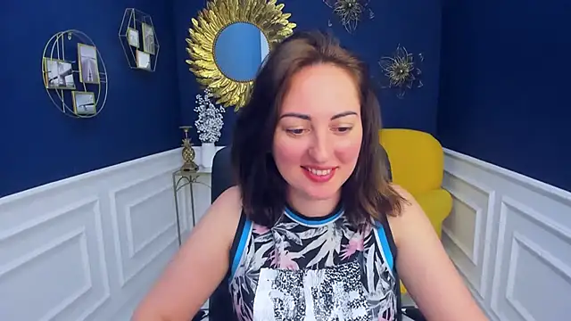 NoraSimons online show from June 28, 2026, 4:52 am