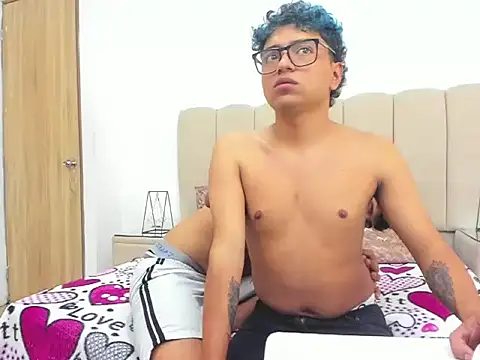 LiamANDJordan online show from November 11, 2025, 10:04 pm