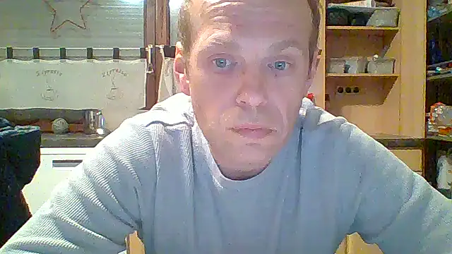 Snapshot of tommy3300 chatting on January 8, 2026, 5:24 am tommy3300 online show from January 8, 2026, 5:24 am