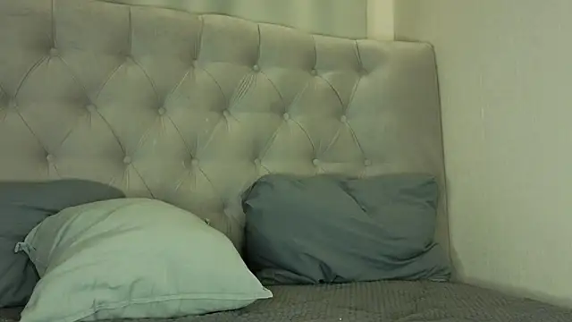 Oliver star boy  online show from April 23, 2026, 6:09 pm