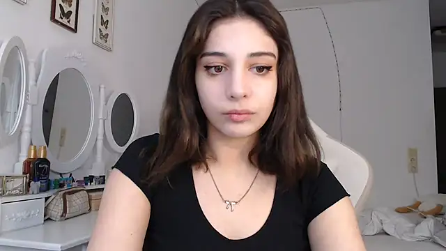 bellefleurrr online show from June 9, 2026, 4:41 pm