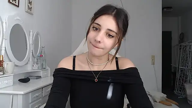 bellefleurrr online show from July 10, 2026, 5:13 pm