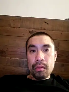 Snapshot of Stronggdragon85 chatting on July 1, 2026, 11:10 am Stronggdragon85 online show from July 1, 2026, 11:10 am