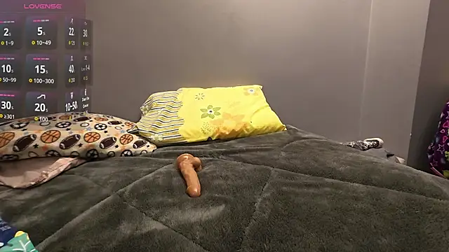 RoomHot404 online show from March 1, 2026, 4:01 am