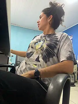 sabrinaneves online show from July 6, 2026, 3:03 pm
