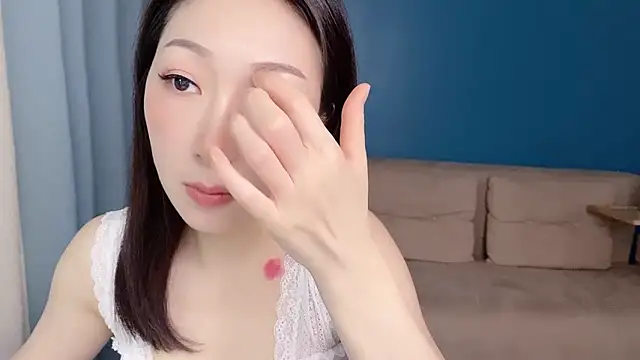 ella55-- online show from June 18, 2026, 1:48 am