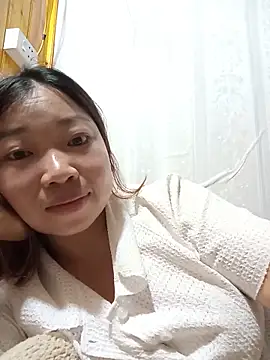 Snapshot of julybe chatting on June 14, 2026, 6:47 am julybe online show from June 14, 2026, 6:47 am