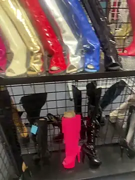 MadameMuse online show from April 19, 2026, 3:13 pm