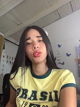 Snapshot of Milleradhara24 chatting on June 10, 2026, 3:41 am Milleradhara24 online show from June 10, 2026, 3:41 am