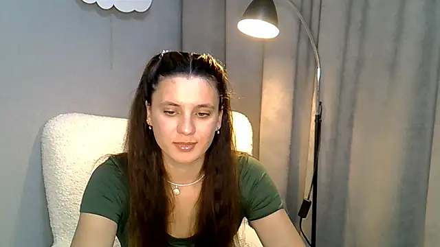 KiraHoney online show from July 8, 2026, 7:36 pm