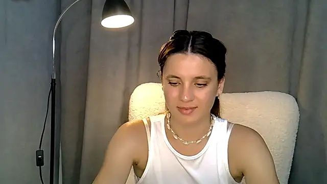 KiraHoney online show from July 1, 2026, 9:59 pm