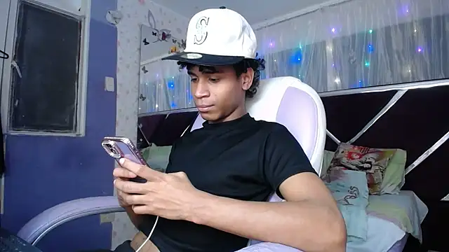 Santy bigcock 01 online show from May 24, 2026, 3:39 am
